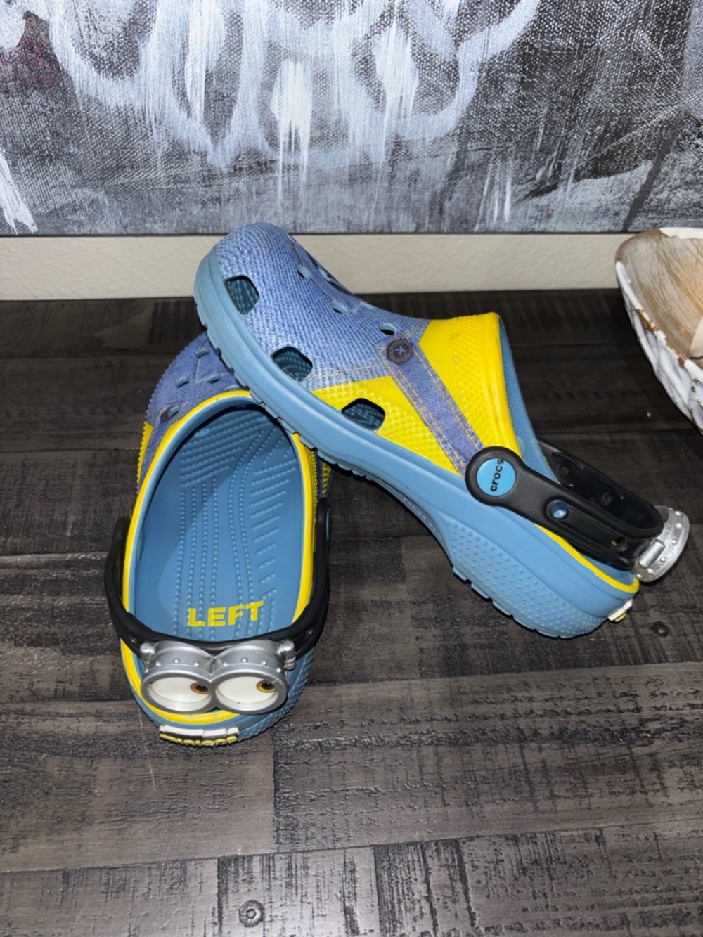 Crocs Kids' Classic Despicable Me Minion Clogs SZ 5 - Picture 5 of 8